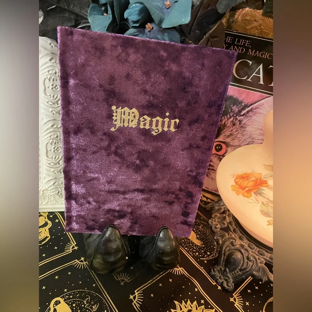 NWOT ECCOLO Purple Velvet Covered MAGIC Journal